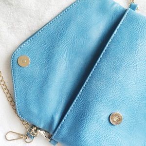 💎Baby blue clutch💎